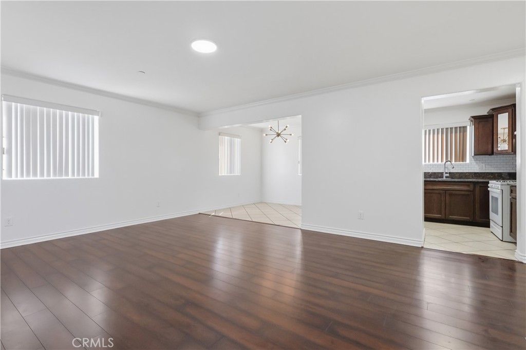 Image 21 of property listing at 1614 W 39th Place, Los Angeles, CA 90062