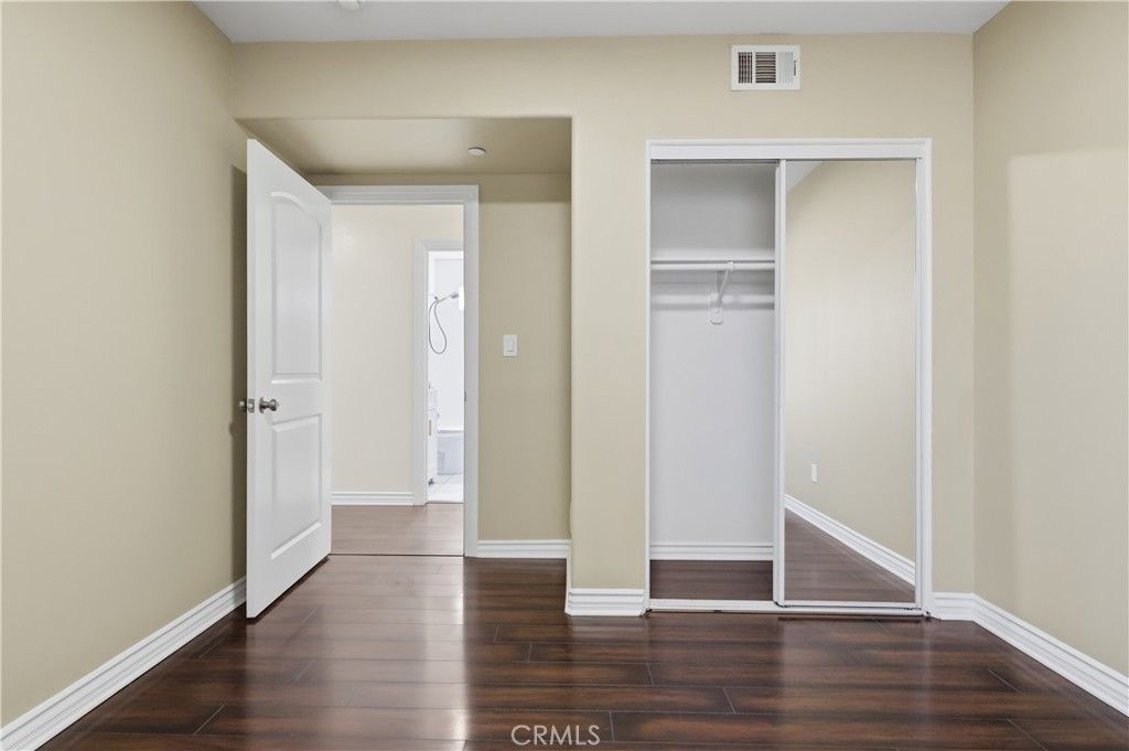 Image 26 of property listing at 1614 W 39th Place, Los Angeles, CA 90062