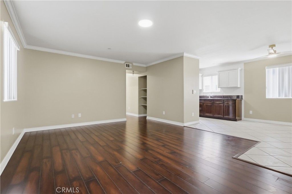 Image 7 of property listing at 1614 W 39th Place, Los Angeles, CA 90062