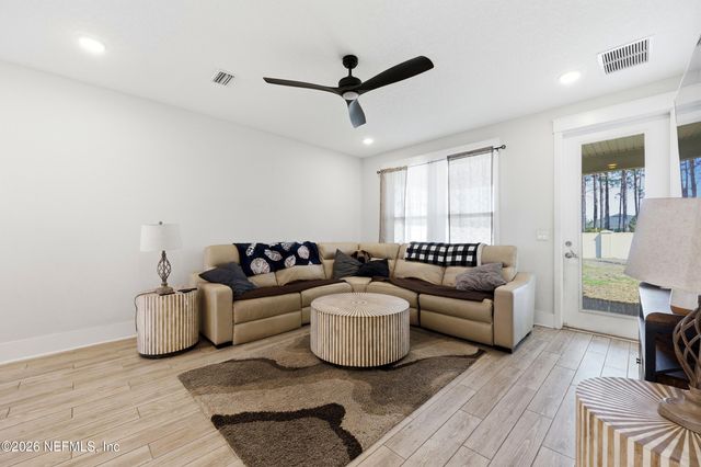 10021 INVENTION Lane, Jacksonville, FL 32256