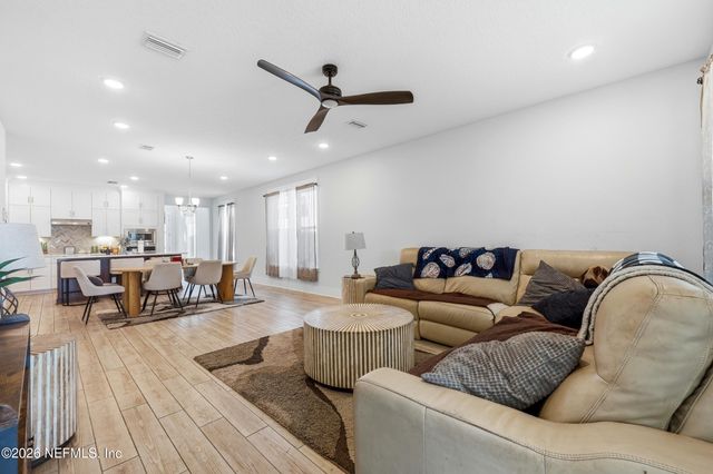 10021 INVENTION Lane, Jacksonville, FL 32256