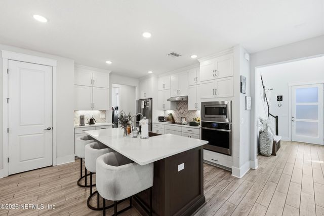 10021 INVENTION Lane, Jacksonville, FL 32256