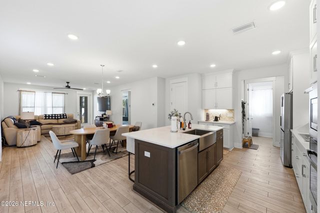 10021 INVENTION Lane, Jacksonville, FL 32256