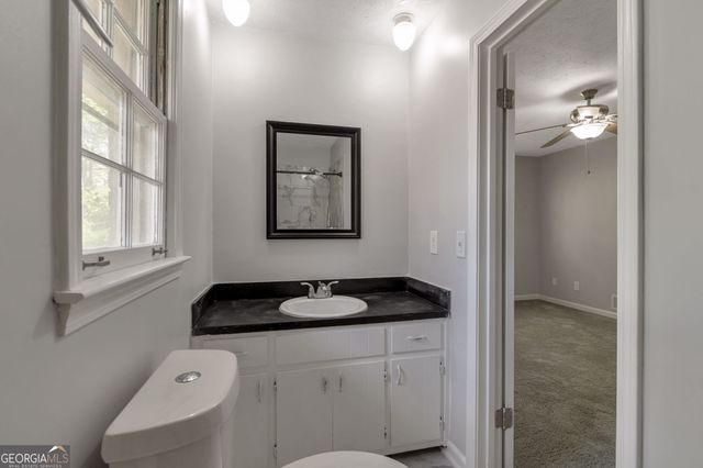 574 Horseshoe Circle SW, Lilburn, GA 30047