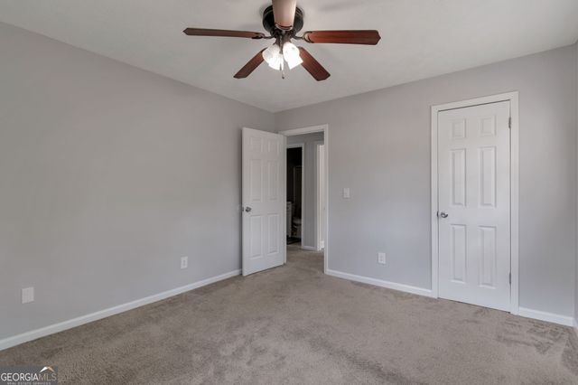 574 Horseshoe Circle SW, Lilburn, GA 30047