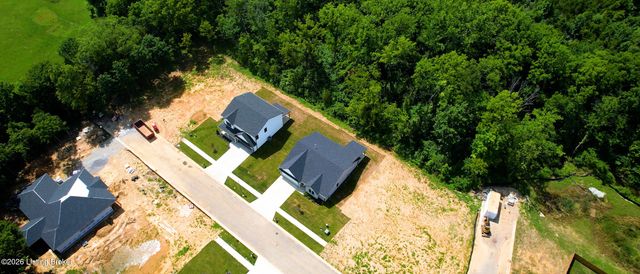 8207 Roseborough Rd, Louisville, KY 40228