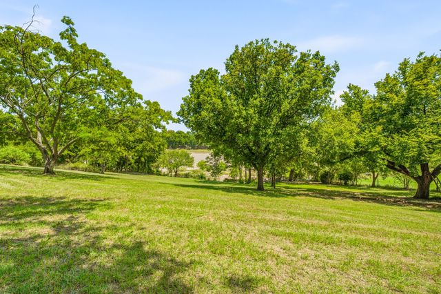 4527 S Keller Road, Mineral Wells, TX 76067