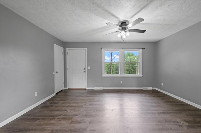 133 Lynn Ln, Charlotte, TN 37036