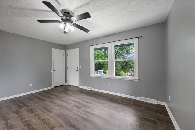 133 Lynn Ln, Charlotte, TN 37036