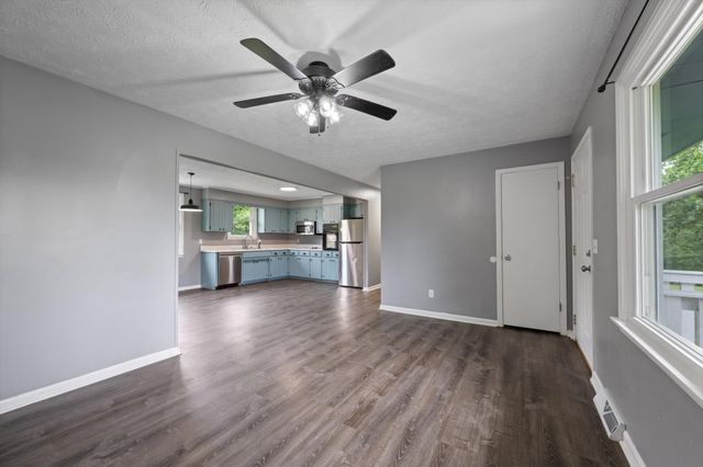 133 Lynn Ln, Charlotte, TN 37036