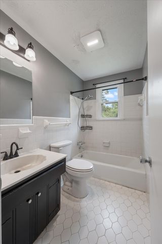 133 Lynn Ln, Charlotte, TN 37036