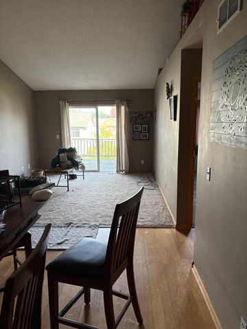 710 10th Street SW, Pine Island, MN 55963