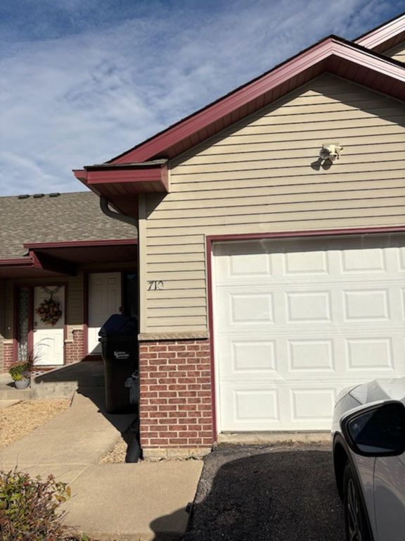 710 10th Street SW, Pine Island, MN 55963