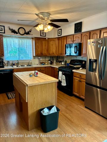 7100 Lynn Street, Perry, MI 48872