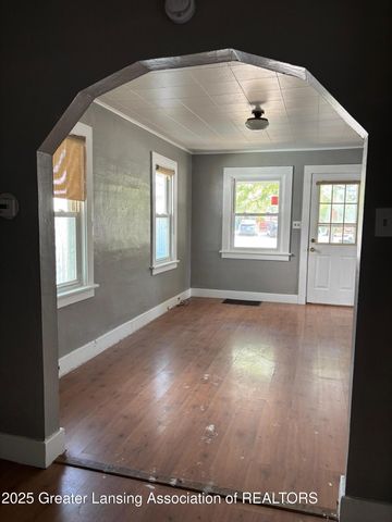 118 Mifflin Avenue, Lansing, MI 48912