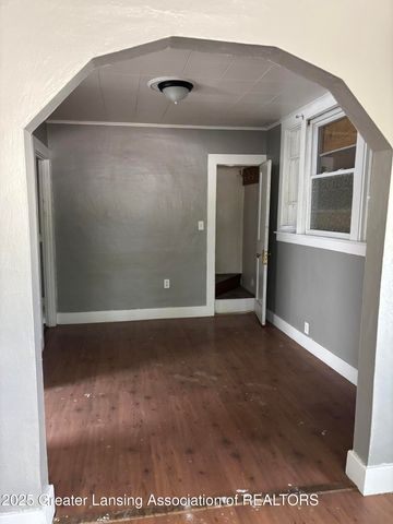 118 Mifflin Avenue, Lansing, MI 48912