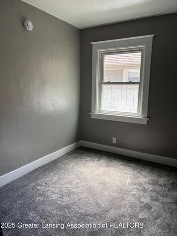 118 Mifflin Avenue, Lansing, MI 48912