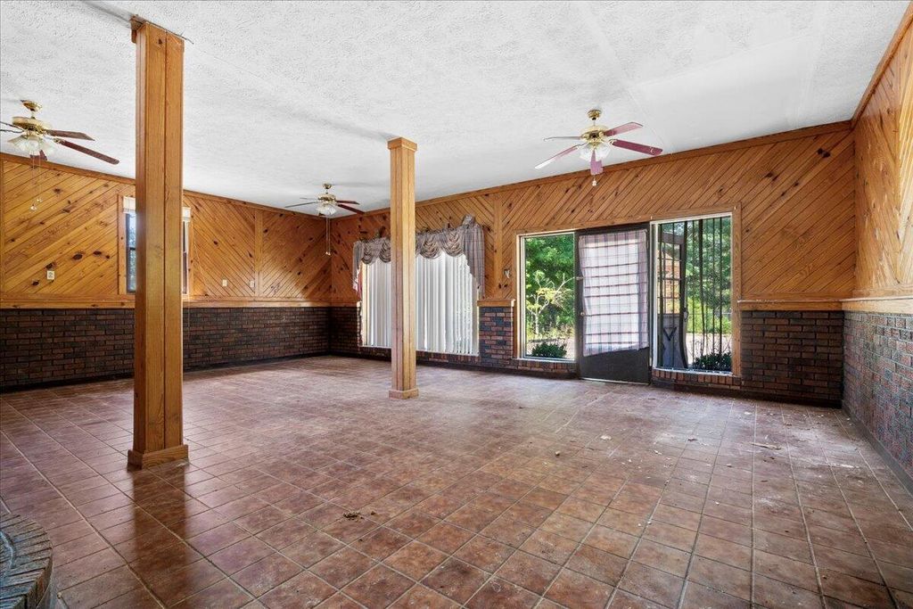 644 Maple Grove Road, London, KY 40744
