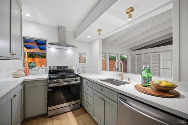 75 Platt Ave, Sausalito, CA 94965