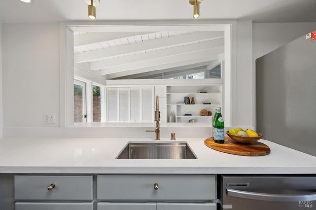 75 Platt Ave, Sausalito, CA 94965