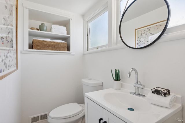 75 Platt Ave, Sausalito, CA 94965