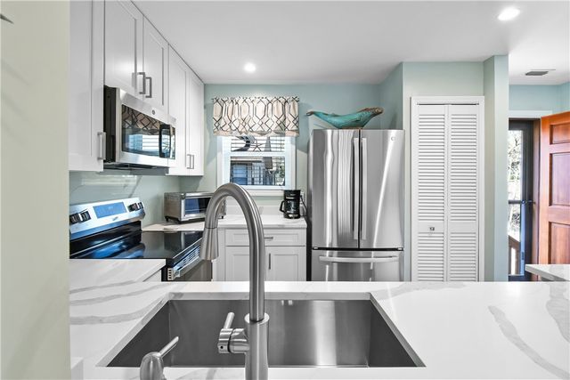 206 Harbour Oaks Drive 206, St Simons Island, GA 31522