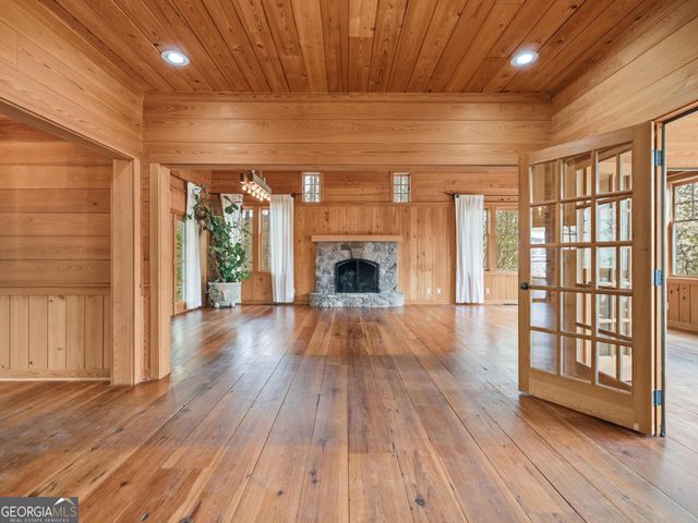 792 Tom Cobb Drive, Hartwell, GA 30643