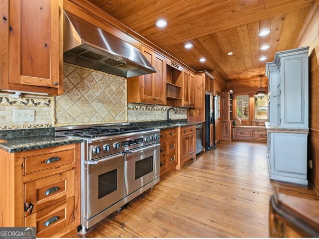 792 Tom Cobb Drive, Hartwell, GA 30643