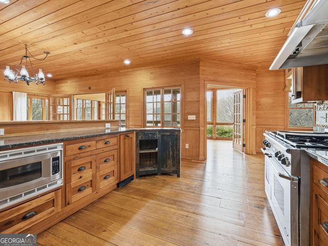 792 Tom Cobb Drive, Hartwell, GA 30643