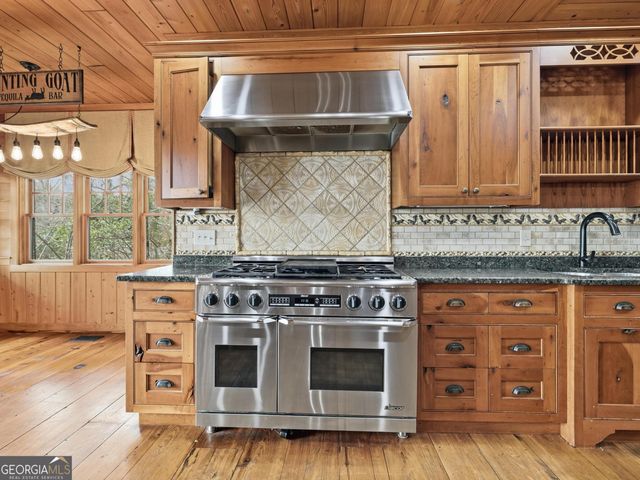 792 Tom Cobb Drive, Hartwell, GA 30643