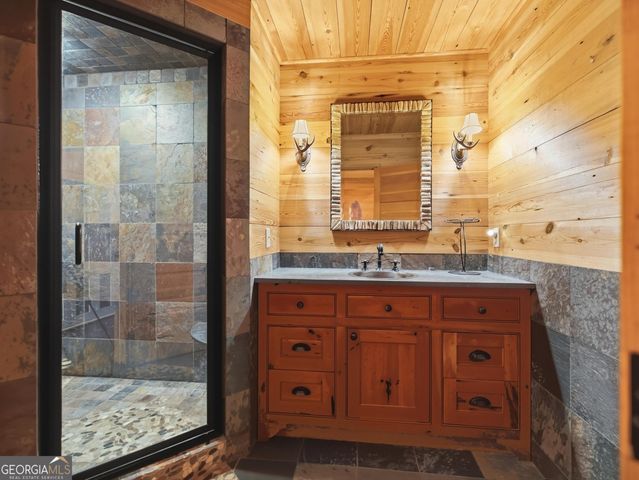 792 Tom Cobb Drive, Hartwell, GA 30643