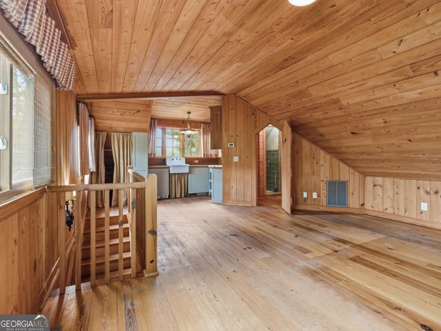 792 Tom Cobb Drive, Hartwell, GA 30643