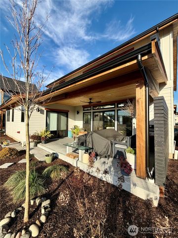 208 Pebblebrook Drive, Lynden, WA 98264