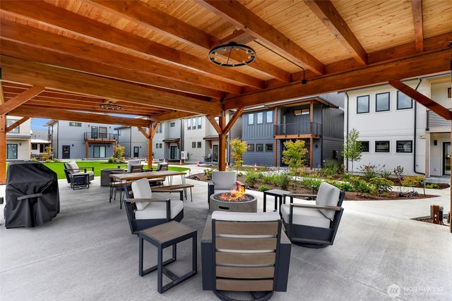 208 Pebblebrook Drive, Lynden, WA 98264