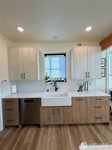 208 Pebblebrook Drive, Lynden, WA 98264