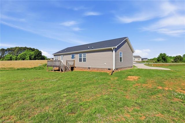 197 Burleson Point, Woodleaf, NC 27054
