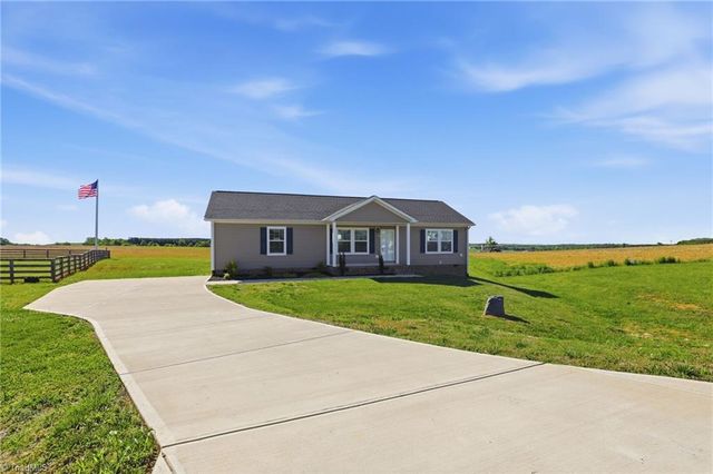 197 Burleson Point, Woodleaf, NC 27054