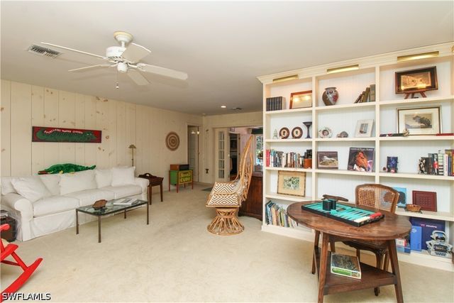 750 Pine CT, Naples, FL 34102