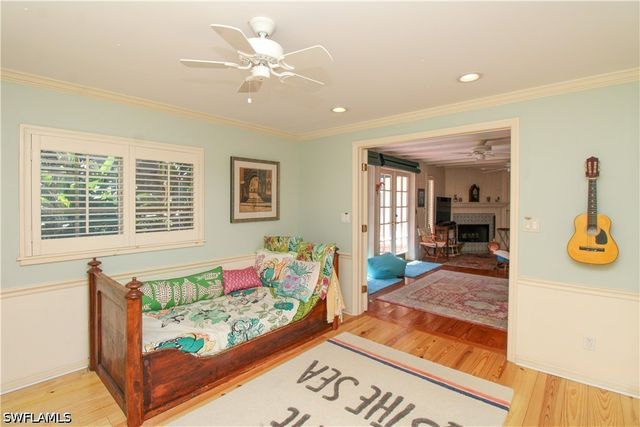 750 Pine CT, Naples, FL 34102