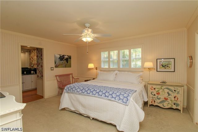750 Pine CT, Naples, FL 34102