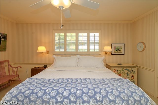 750 Pine CT, Naples, FL 34102