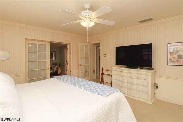 750 Pine CT, Naples, FL 34102