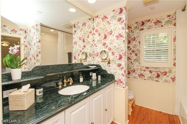 750 Pine CT, Naples, FL 34102