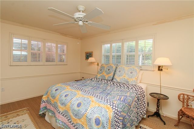 750 Pine CT, Naples, FL 34102