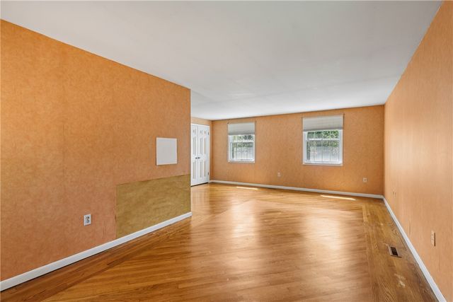 205 Tilford Rd, Penn Hills, PA 15235