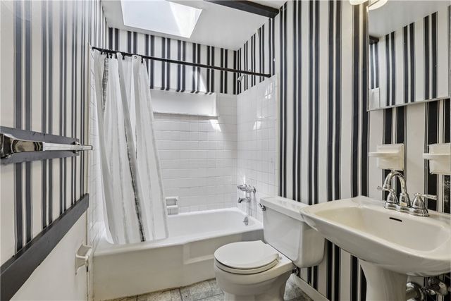 205 Tilford Rd, Penn Hills, PA 15235