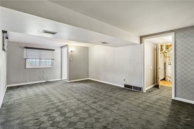 205 Tilford Rd, Penn Hills, PA 15235