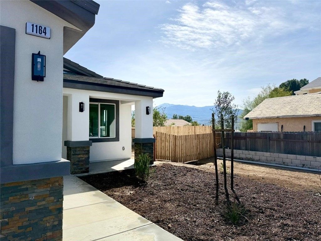 1164 N Hermosa Avenue, Banning, CA 92220