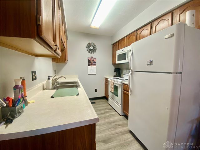 635 Kitrina Avenue B, Tipp City, OH 45371