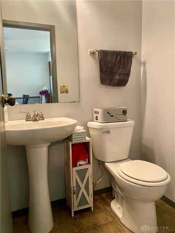 635 Kitrina Avenue B, Tipp City, OH 45371